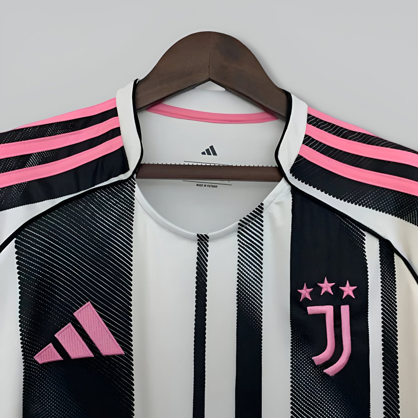 Juventus 25-26 Home Kit