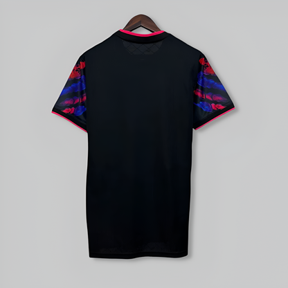 Barcelona 25/26 “Football Signature” Premium Kit