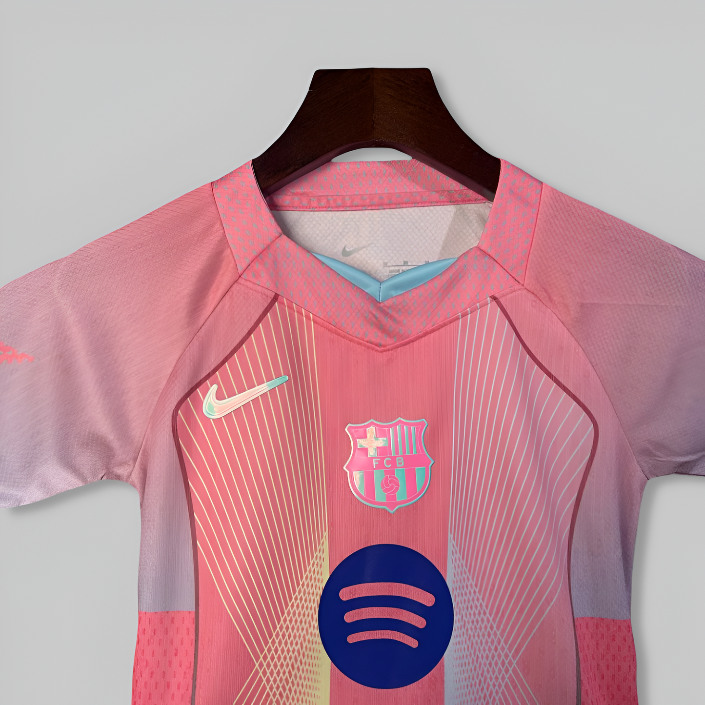 Barcelona 25/26 "Aurora" Premium Kids Kit