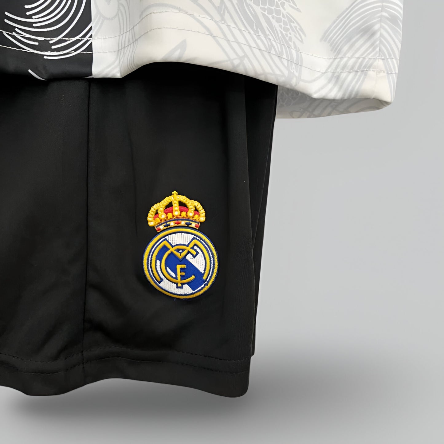 Real Madrid 24/25 "Dragon Split" Premium Kids Kit