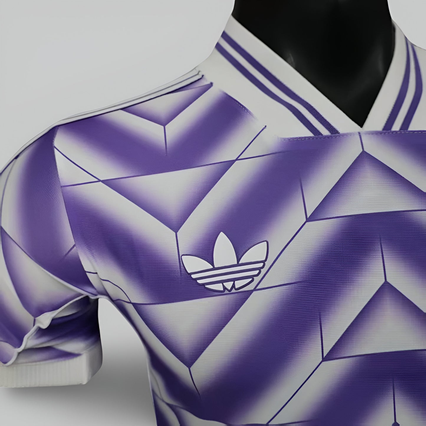 Real Madrid 25/26 "Camiseta" Player Version Premium Kit