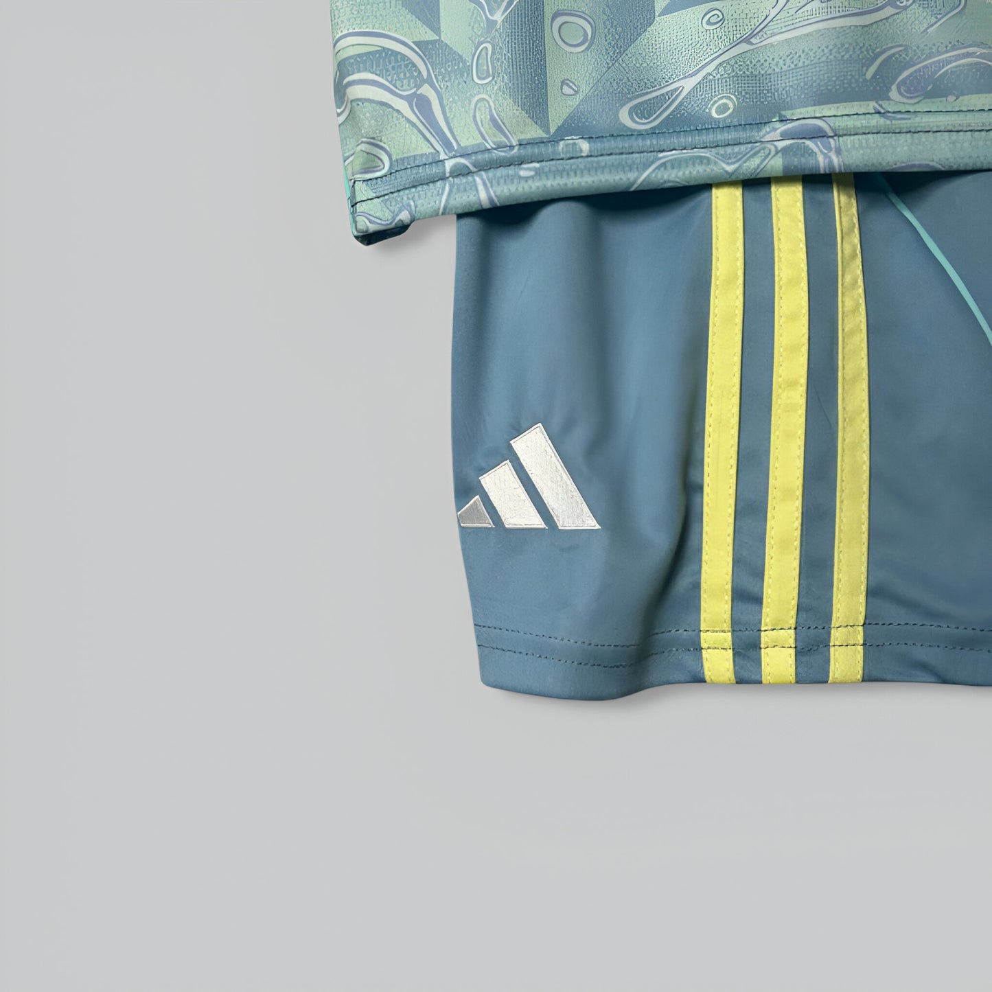Juventus 25-26 Away Kids Kit